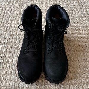 Black Timberland Boots size 6M Lightly worn